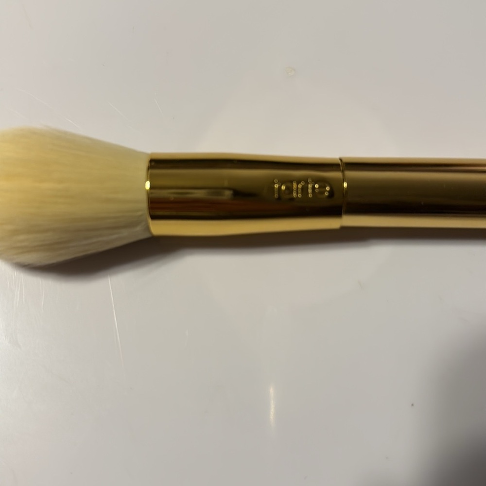 Tarte Gold Powder Brush - Picture 3 of 6